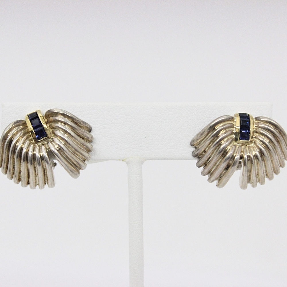 Sold!😸Authentic Tiffany & Co Blue Sapphire Earrings